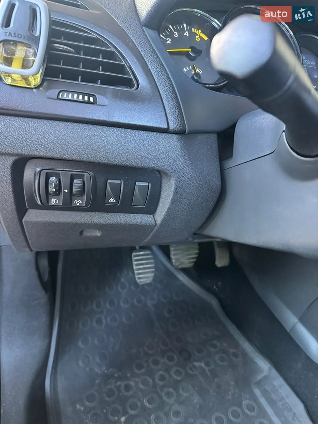 2011 Renault Fluence - мініатюра 10