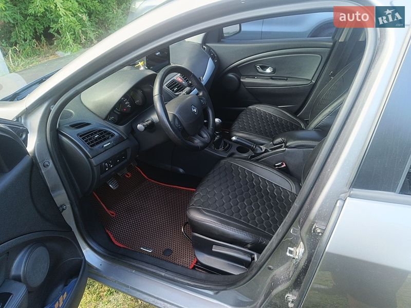 Седан Renault Fluence 2010 в Балаклее