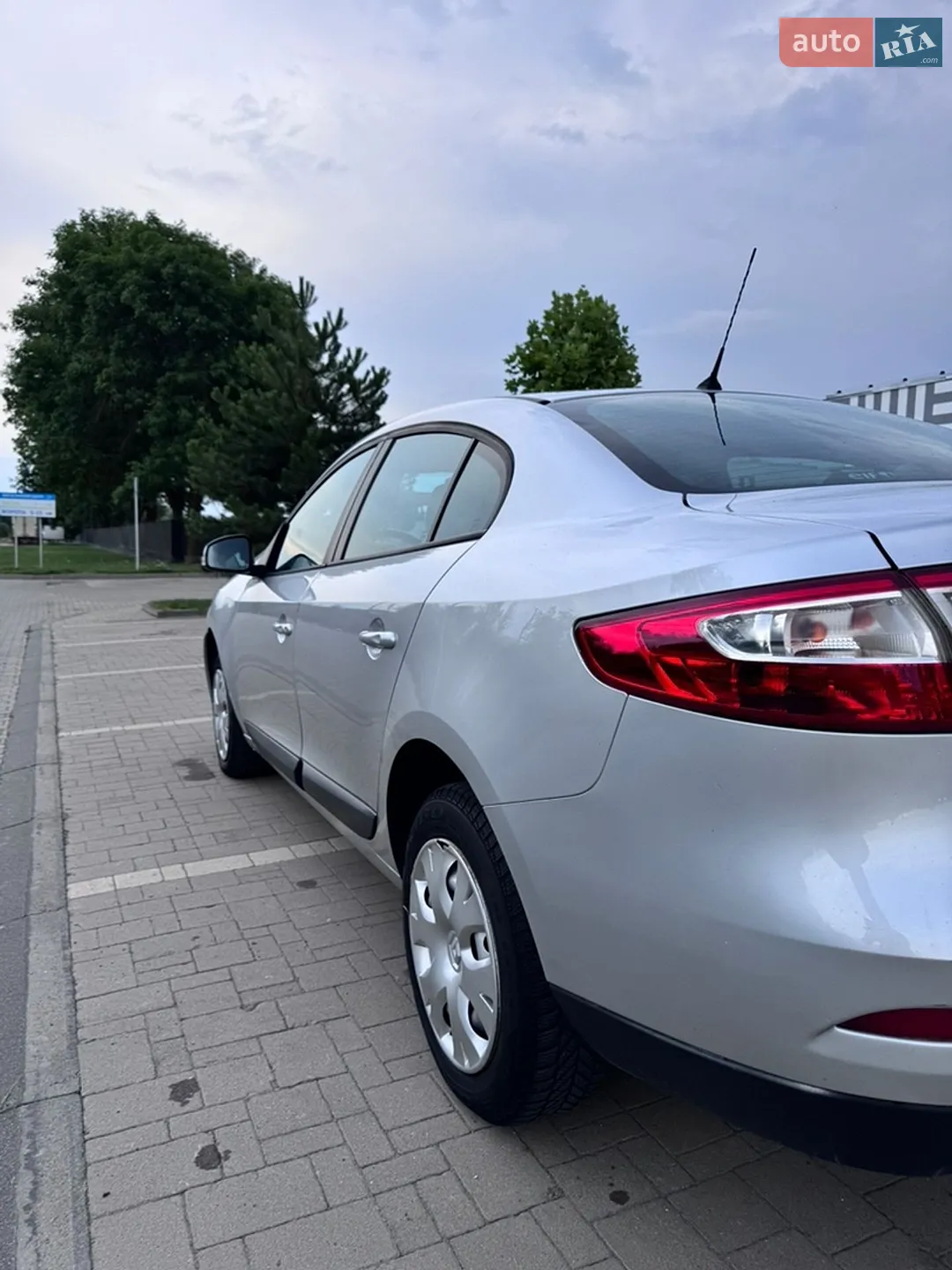 2010 Renault Fluence - мініатюра 5