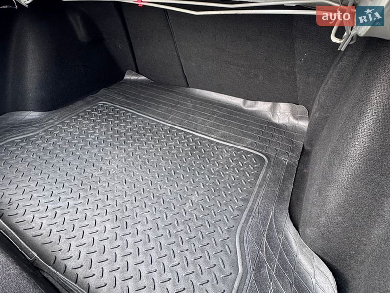 Седан Renault Fluence 2010 в Львові