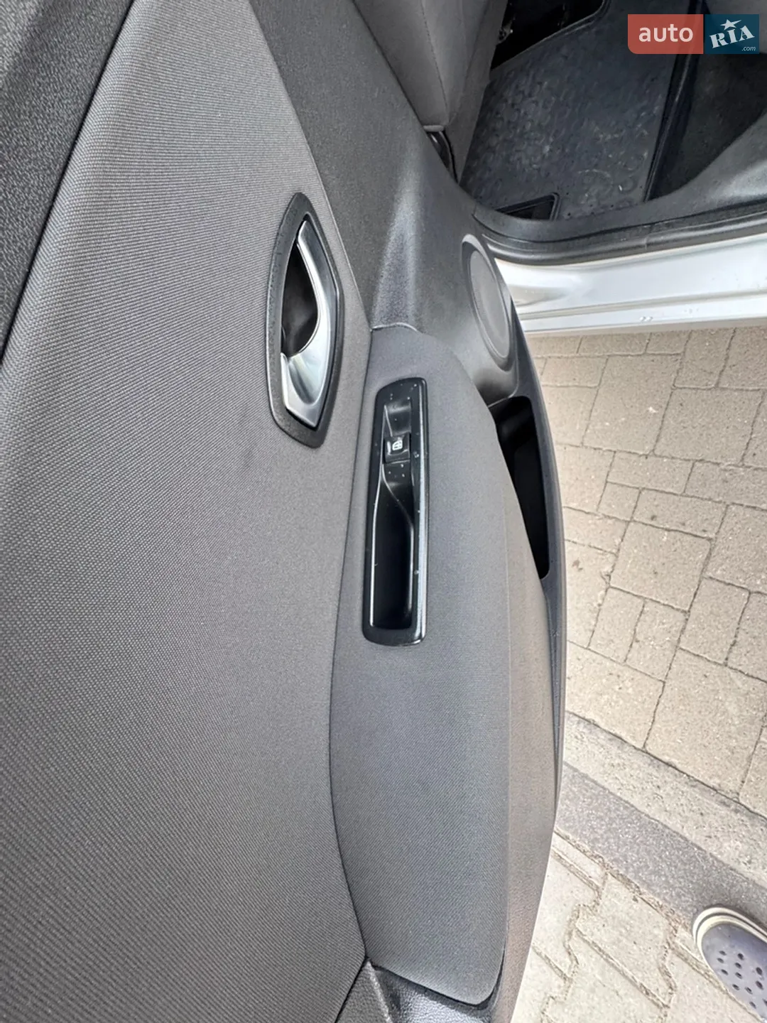 2010 Renault Fluence - мініатюра 20