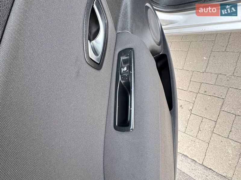 Седан Renault Fluence 2010 в Львові