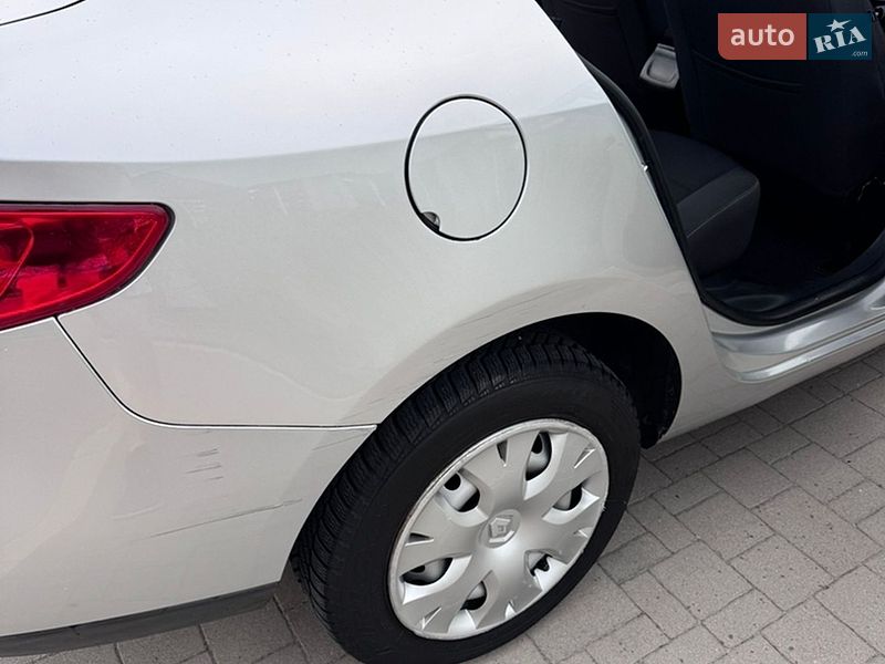 Седан Renault Fluence 2010 в Львові