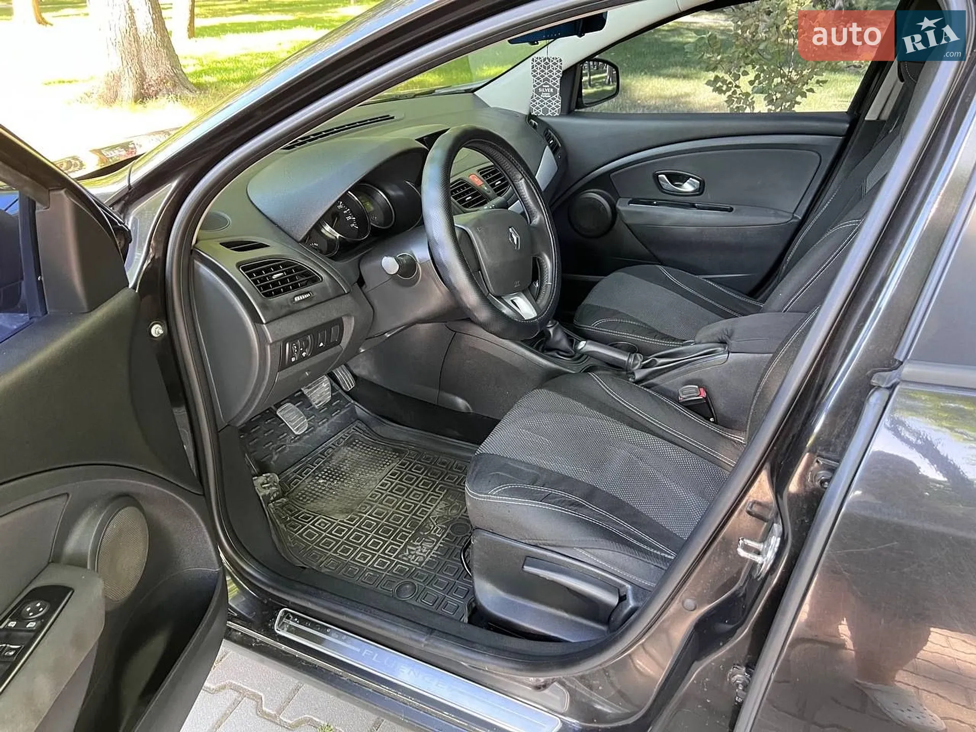 2011 Renault Fluence - мініатюра 12