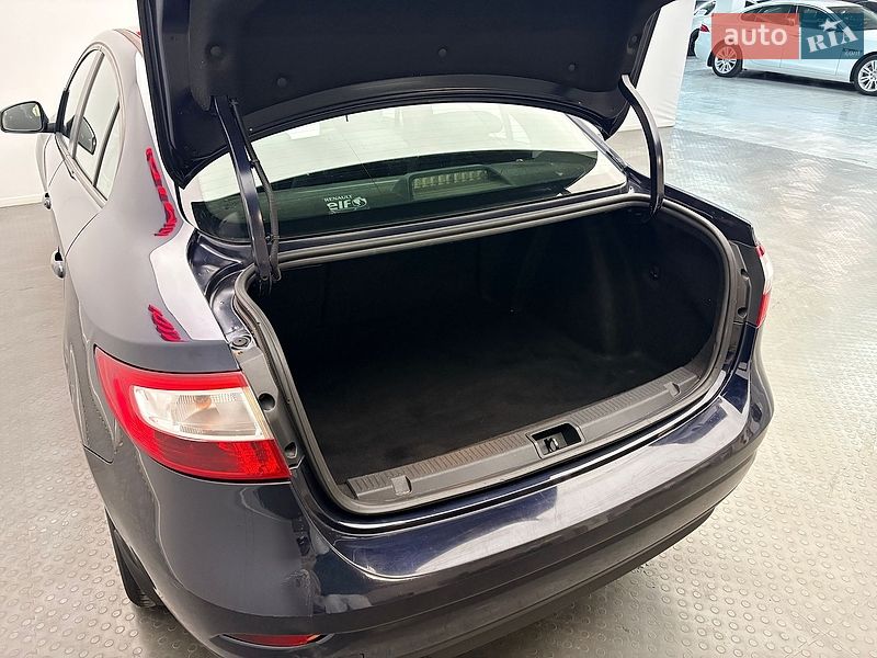 Седан Renault Fluence 2011 в Киеве
