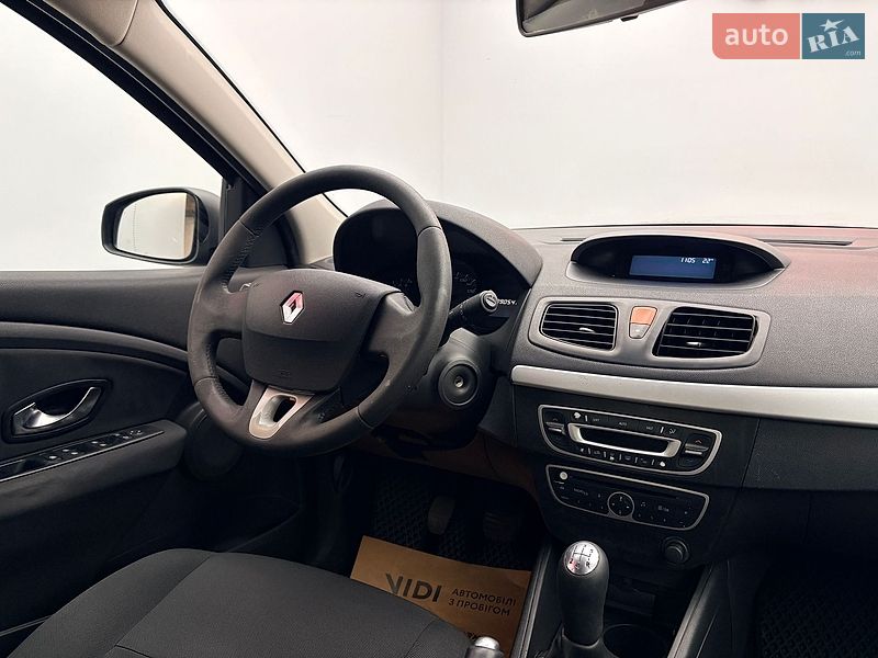 Седан Renault Fluence 2011 в Киеве