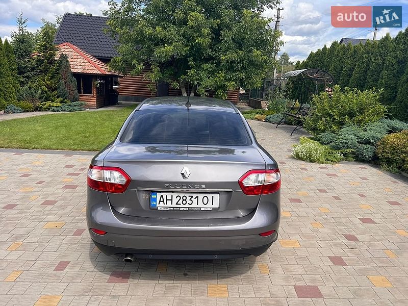 Седан Renault Fluence 2010 в Вараші