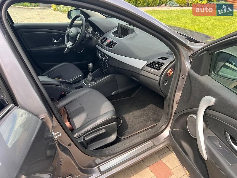 Седан Renault Fluence 2010 в Вараші
