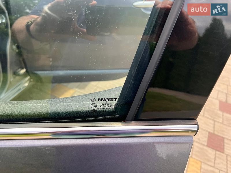 Седан Renault Fluence 2010 в Вараші