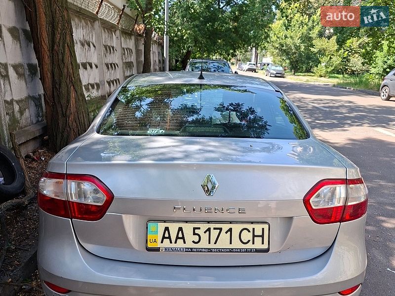 Седан Renault Fluence 2010 в Киеве