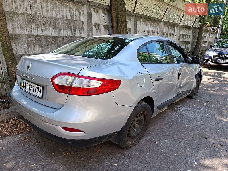 Седан Renault Fluence 2010 в Киеве