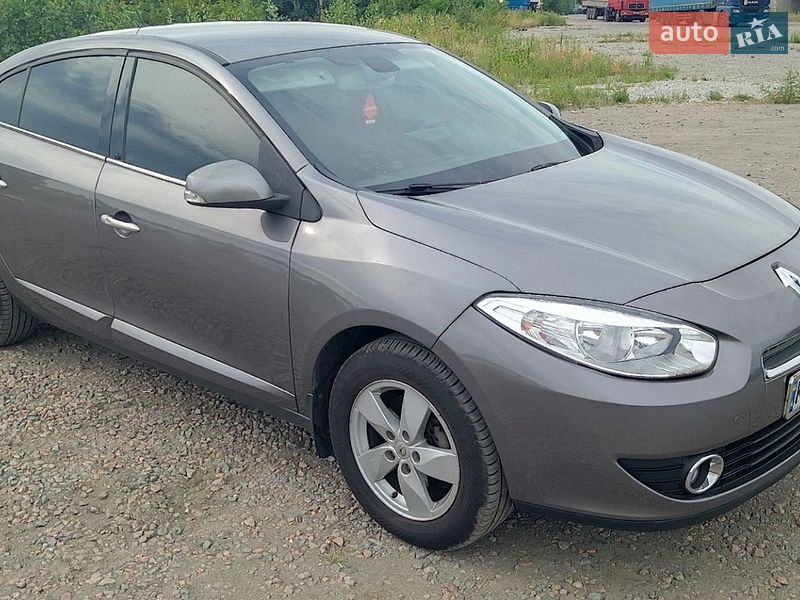 Седан Renault Fluence 2011 в Дніпрі