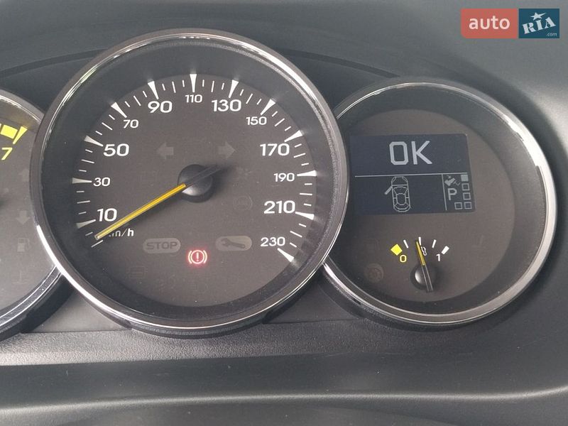 Седан Renault Fluence 2011 в Дніпрі