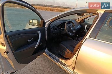 Седан Renault Fluence 2011 в Вознесенську