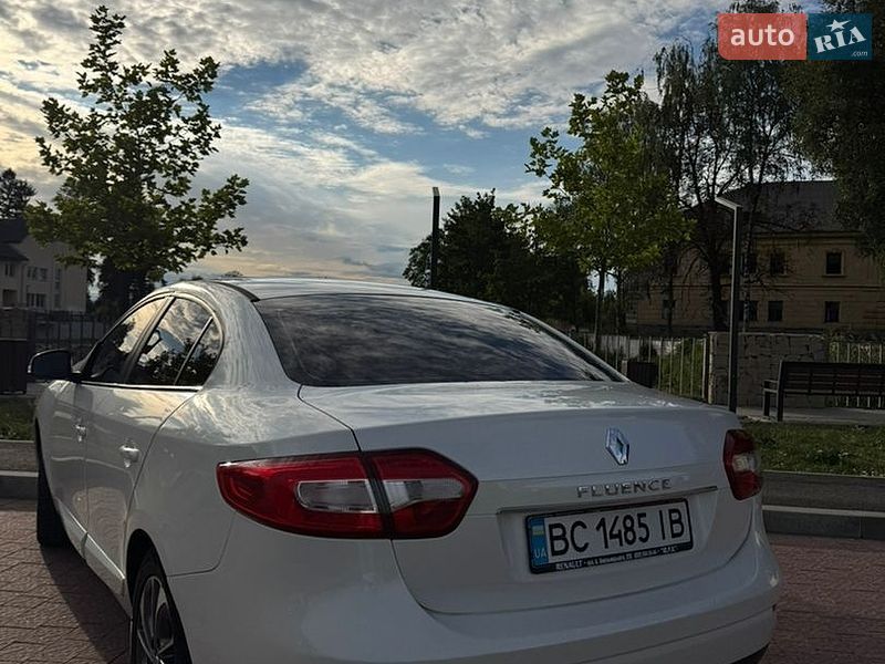 Седан Renault Fluence 2015 в Яворові