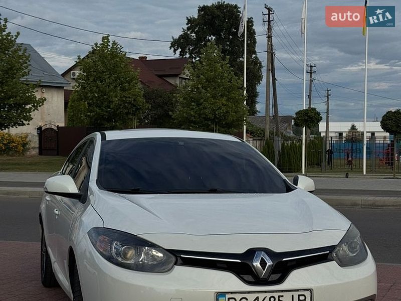 Седан Renault Fluence 2015 в Яворові