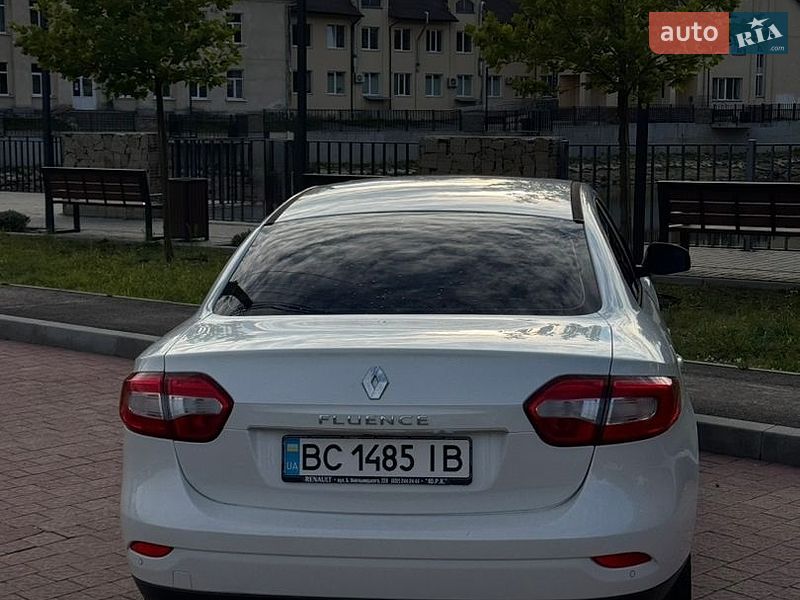 Седан Renault Fluence 2015 в Яворові