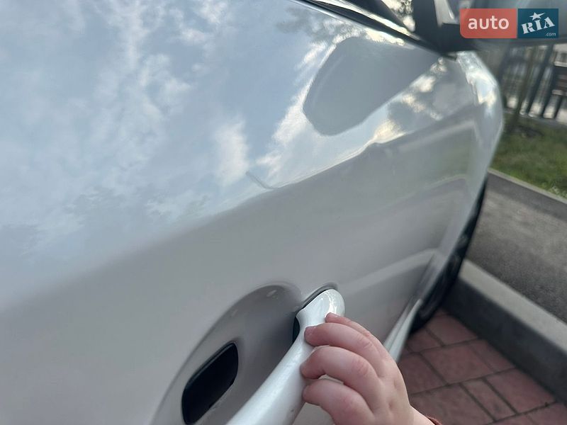 Седан Renault Fluence 2015 в Яворові