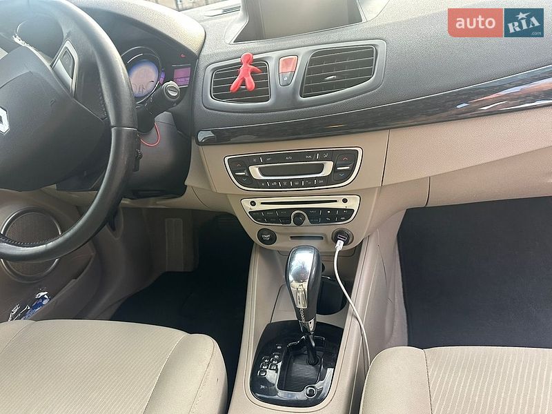 Седан Renault Fluence 2015 в Яворові