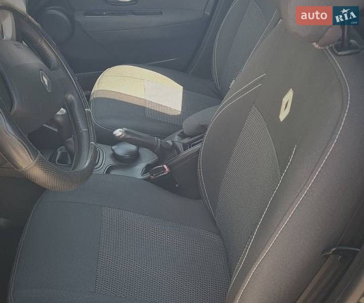 Седан Renault Fluence 2011 в Южноукраїнську