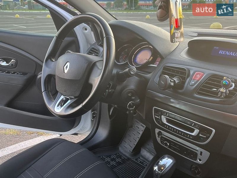 Седан Renault Fluence 2015 в Киеве
