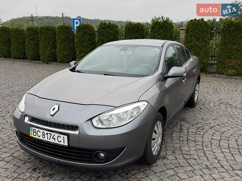 Седан Renault Fluence 2010 в Жовкве