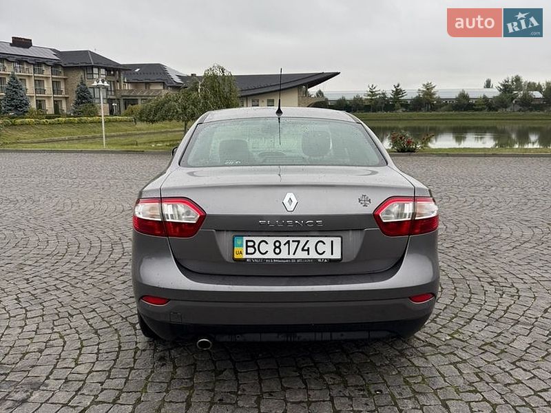 Седан Renault Fluence 2010 в Жовкве