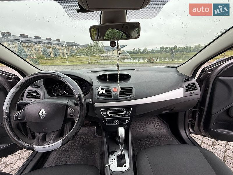 Седан Renault Fluence 2010 в Жовкве