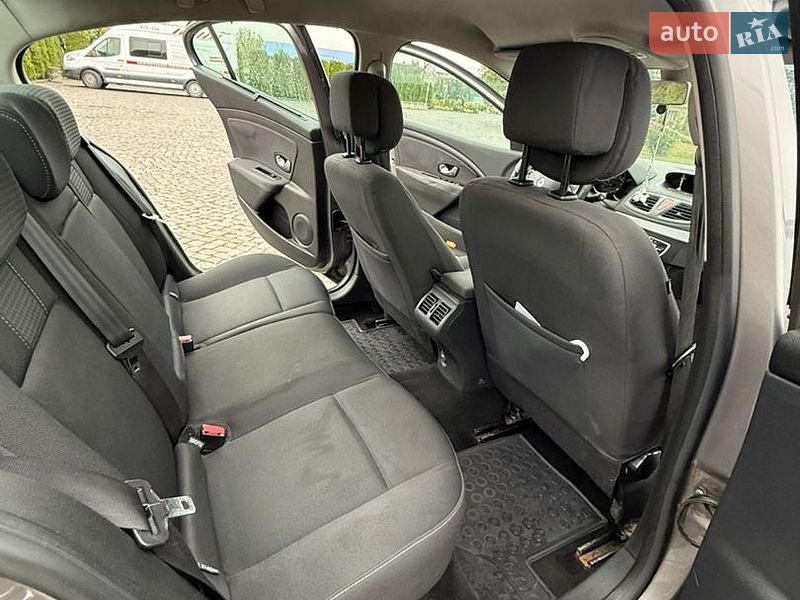 Седан Renault Fluence 2010 в Жовкве