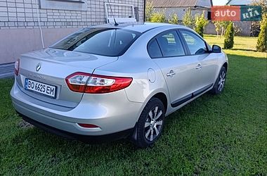 Седан Renault Fluence 2010 в Любаре