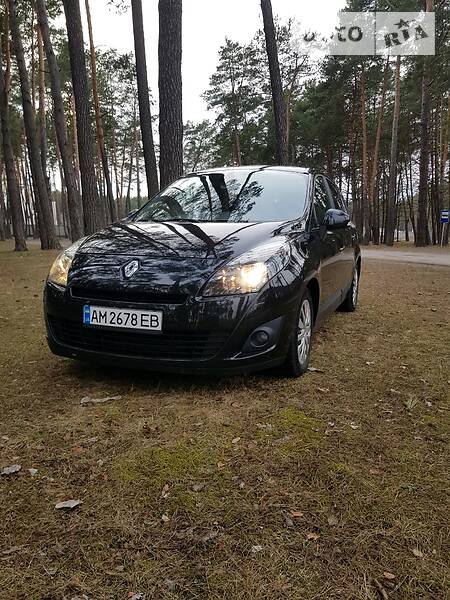 Універсал Renault Grand Scenic 2010 в Житомирі