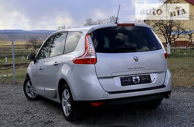 Мінівен Renault Grand Scenic 2011 в 