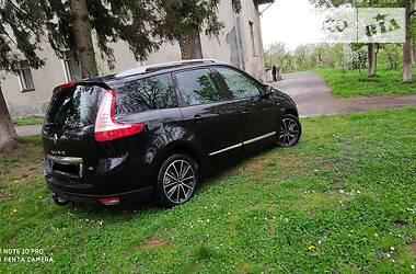 Мінівен Renault Grand Scenic 2013 в 