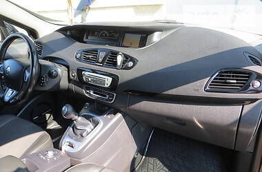Мінівен Renault Grand Scenic 2013 в 