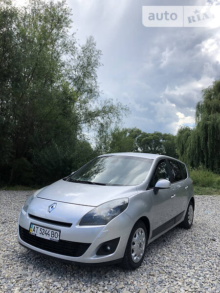 Мінівен Renault Grand Scenic 2010 в 