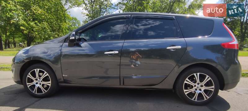Минивэн Renault Grand Scenic 2010 в Киеве