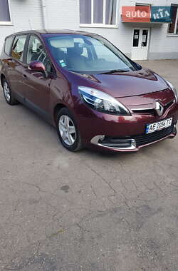 Минивэн Renault Grand Scenic 2013 в 