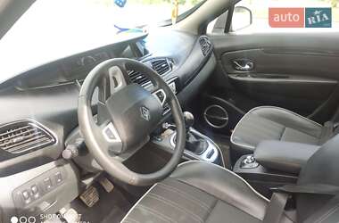 Минивэн Renault Grand Scenic 2012 в 