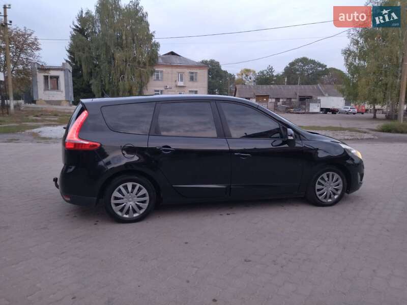 Минивэн Renault Grand Scenic 2011 в Тростянце