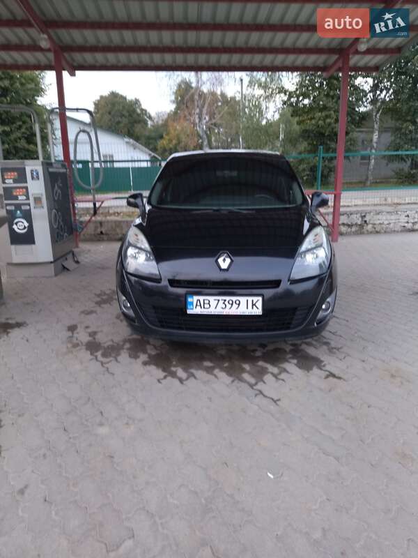 Минивэн Renault Grand Scenic 2011 в Тростянце