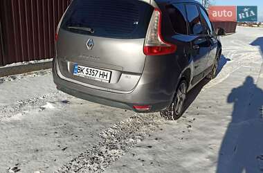 Минивэн Renault Grand Scenic 2012 в 