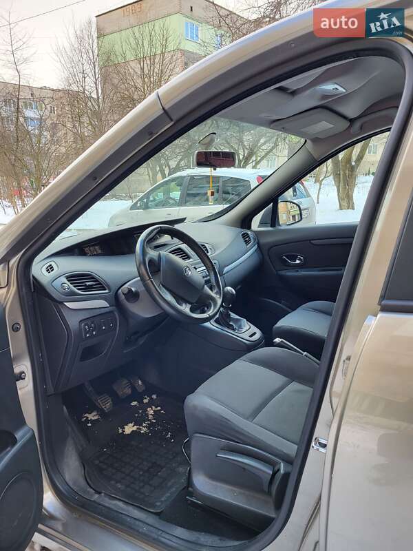 Минивэн Renault Grand Scenic 2012 в Нововолынске