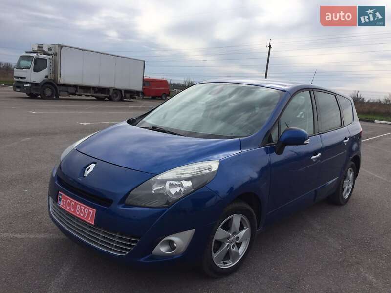 Минивэн Renault Grand Scenic 2009 в 