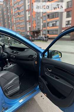 Минивэн Renault Grand Scenic 2012 в 
