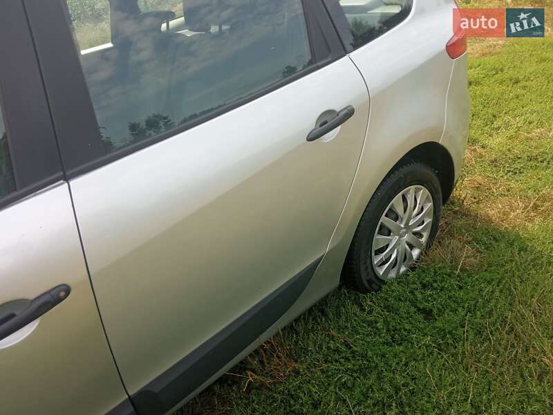 Минивэн Renault Grand Scenic 2010 в Белогорье