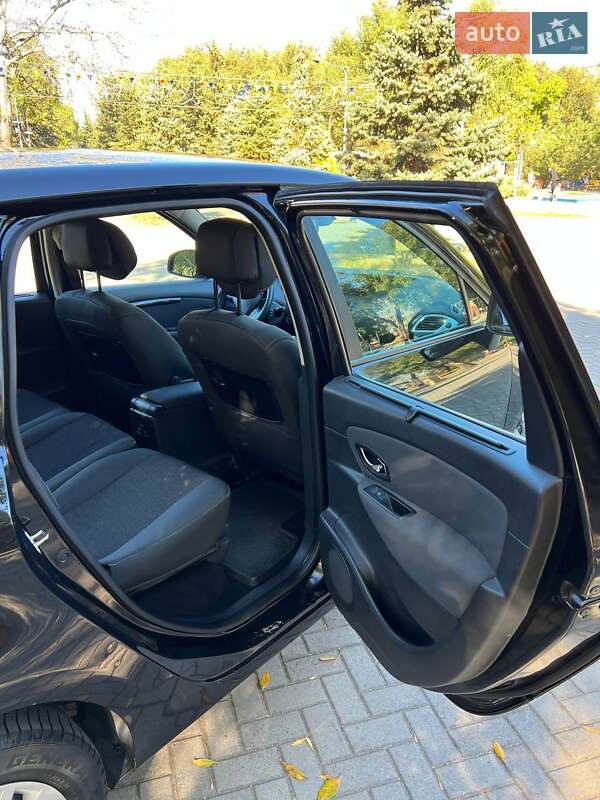 Минивэн Renault Grand Scenic 2012 в Новониколаевке