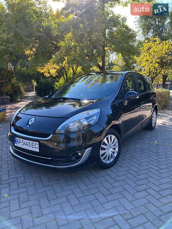 Минивэн Renault Grand Scenic 2012 в Новониколаевке