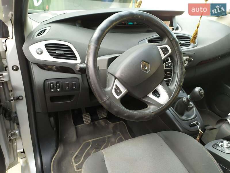 Мінівен Renault Grand Scenic 2012 в Кіцмані