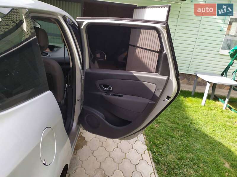 Мінівен Renault Grand Scenic 2012 в Кіцмані