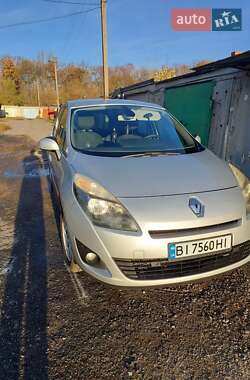 Минивэн Renault Grand Scenic 2009 в 